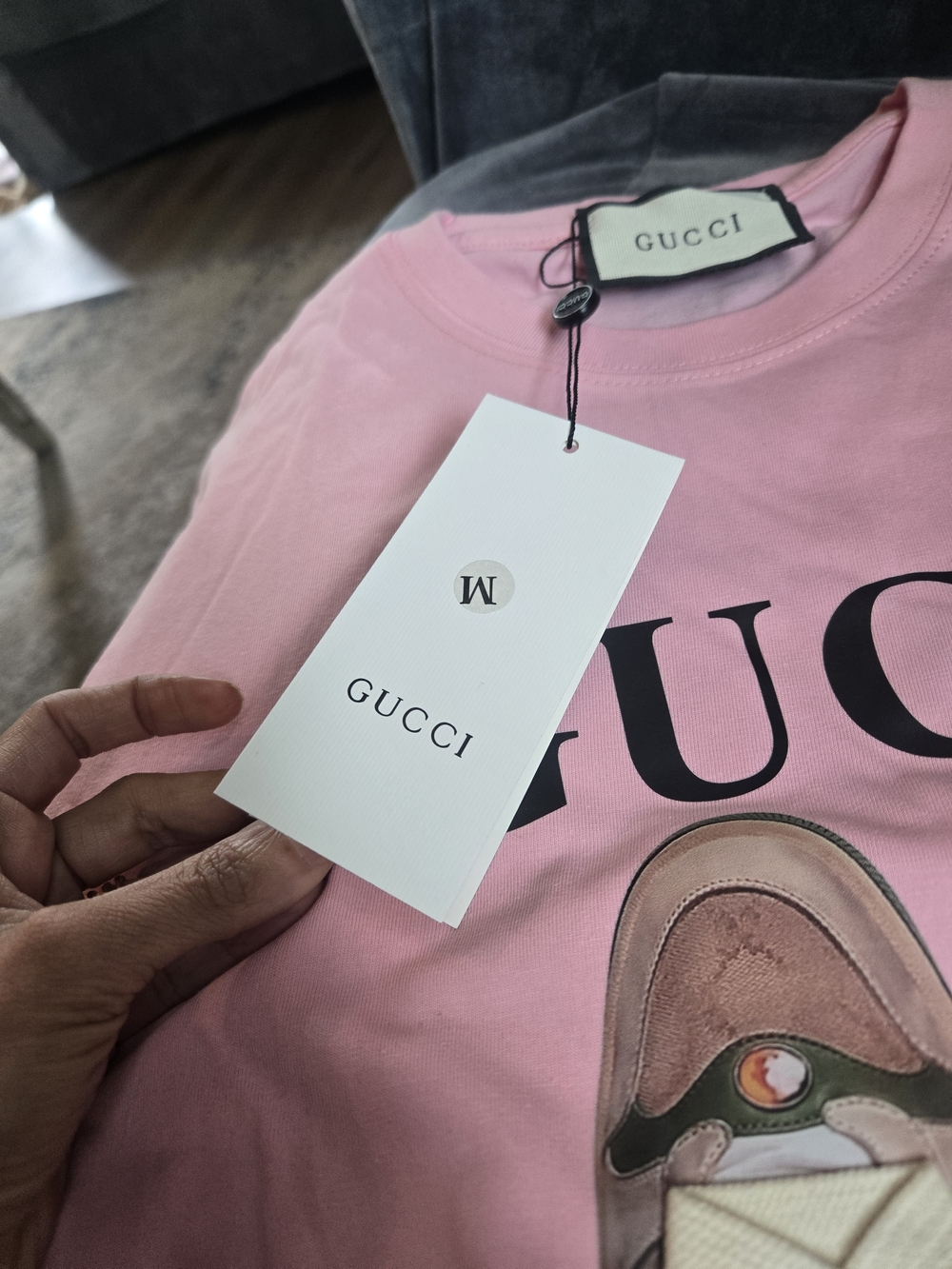 GUCCI Pink Graphic Sneaker Print Tee - Picture 6 of 16